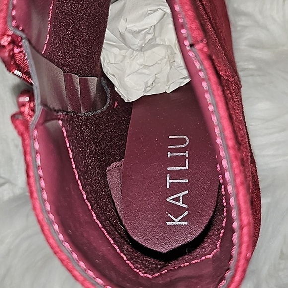 Katliu Red Faux Suede Heeled Boots NIB - Picture 13 of 14